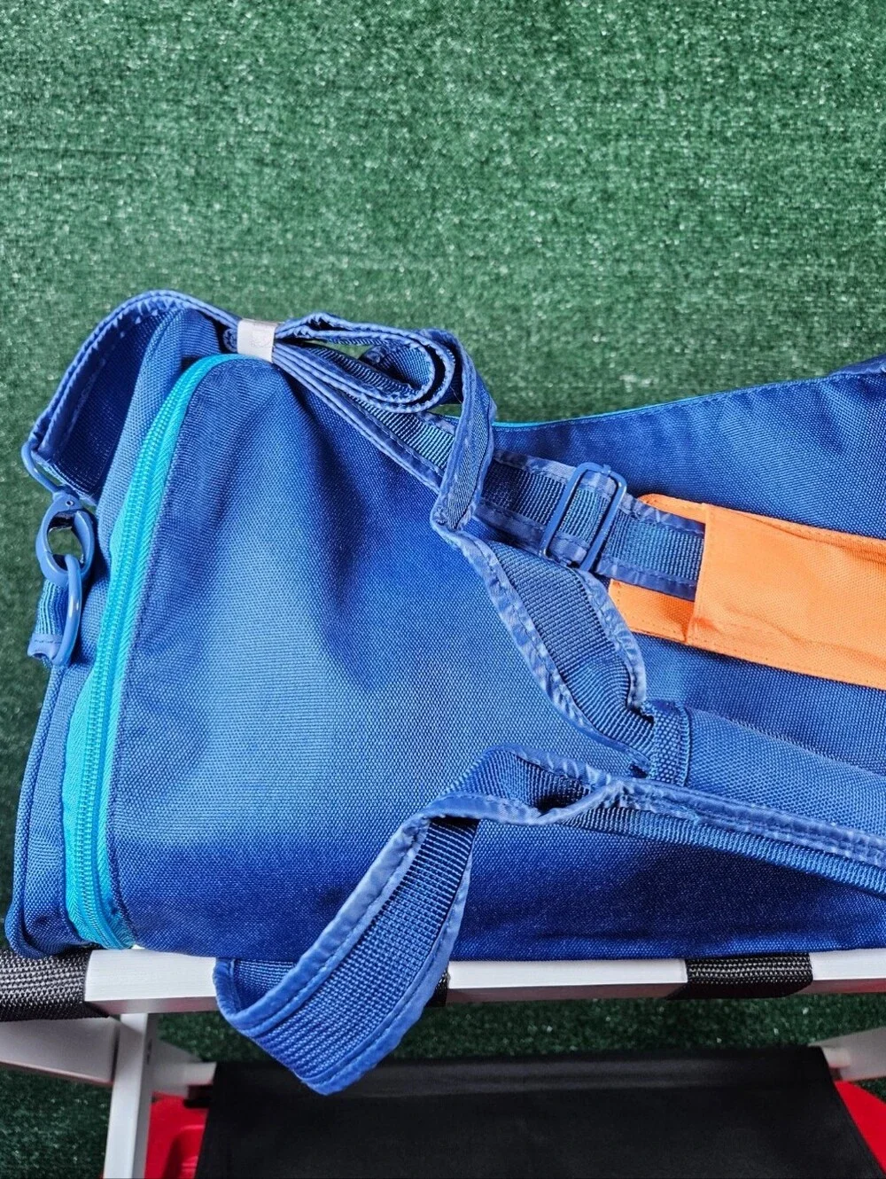 NWOT Vintage Lacoste Parfums Essential Sport Duffel Bag/Gym Bag / 21